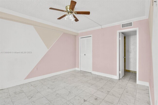 Building Photo - 11800 SW 18th St