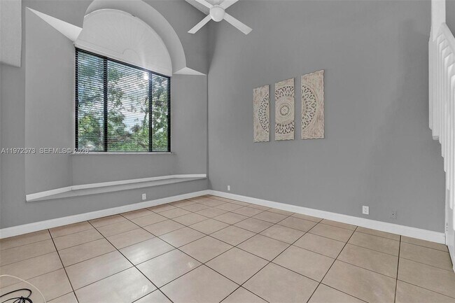 Building Photo - 15575 N Miami Lakeway