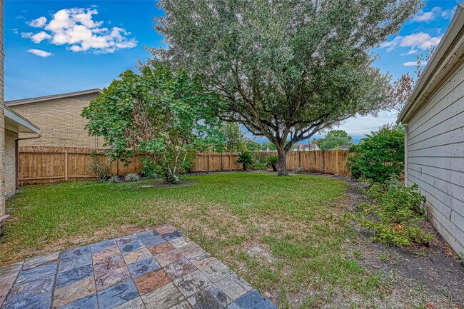 Building Photo - Pecan Ridge Drive, Sugar Land, TX 77479 - 4 BR 2 BA single-family home