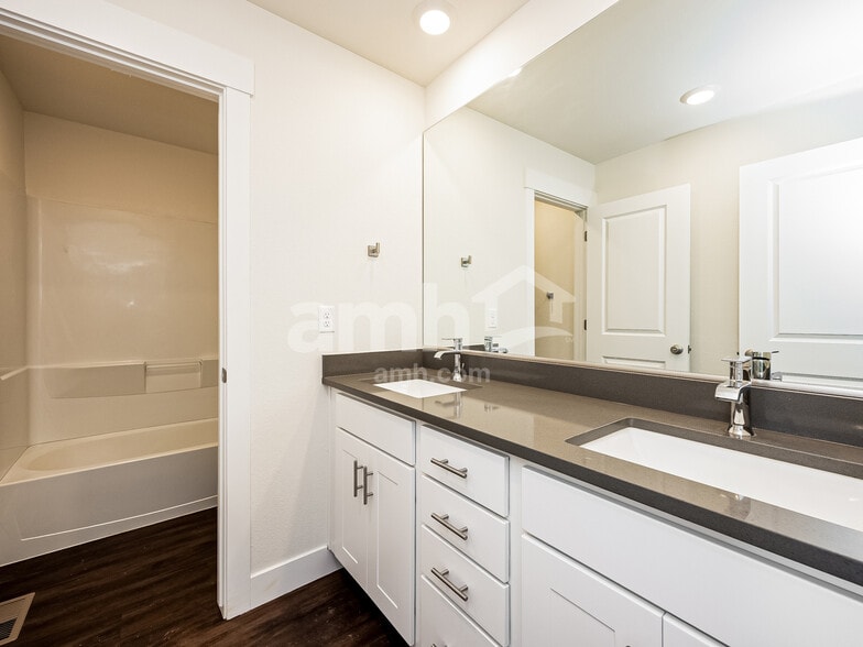 Building Photo - 7608 Mardale Ln