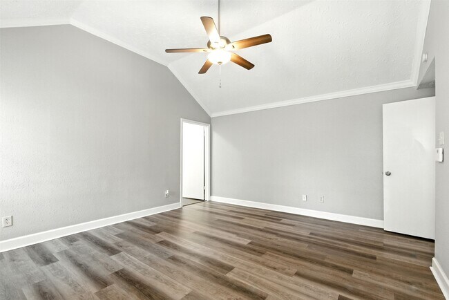 Building Photo - 5438 Garden Village Dr