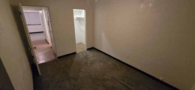 Building Photo - 1908 20th Ave W