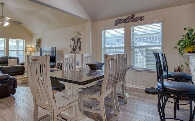 Building Photo - 32659 Timber Point Dr