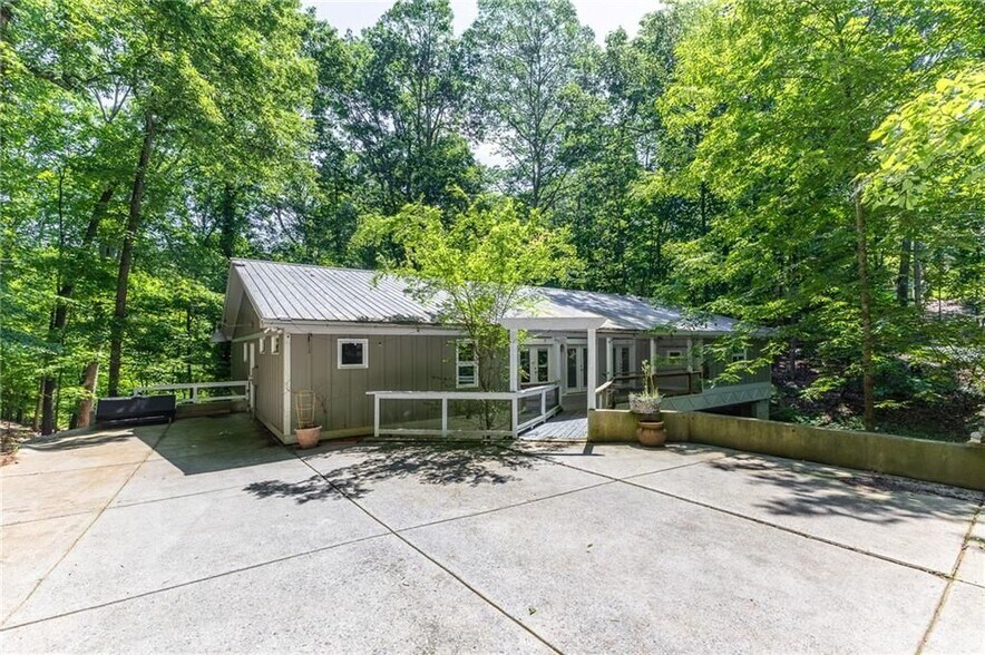 Building Photo - 6567 Tahiti Way