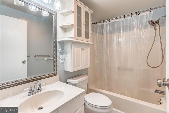 Building Photo - 12121 Catalina Dr