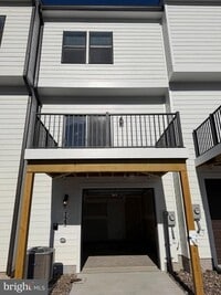 Building Photo - 723 Courier Ln