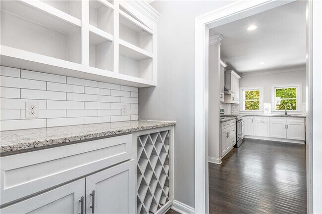 Building Photo - 207 Mellrich Ave NE