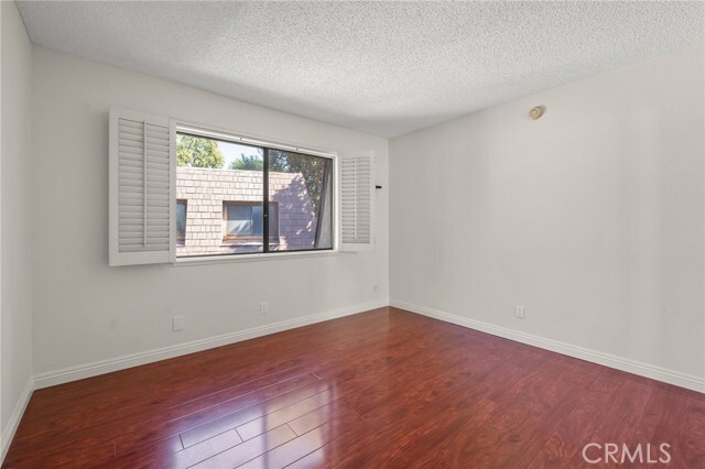 Building Photo - 9000 Vanalden Ave