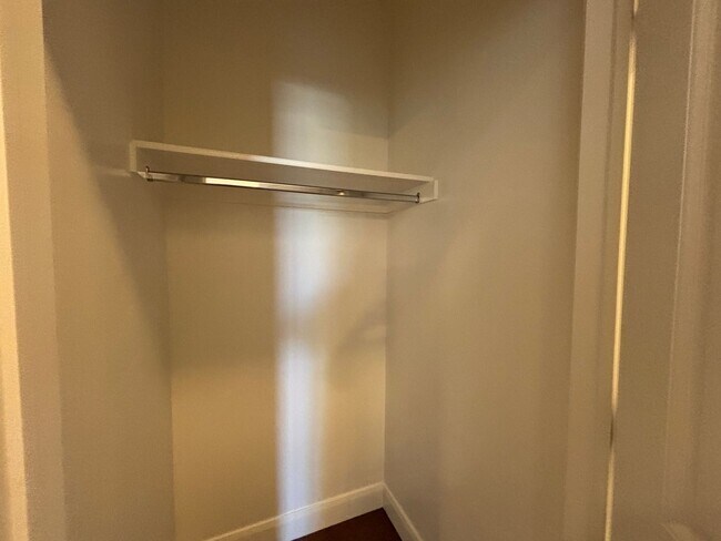 Building Photo - SPACIOUS 3 BEDROOM HOME FOR RENT IN HURRICANE!
