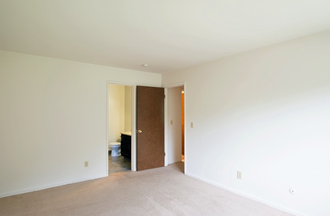 Building Photo - Indian Brook Apartments