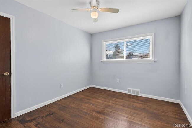 Building Photo - 8154 Quinn St