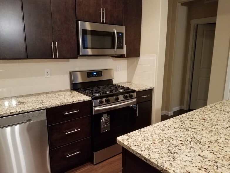 Building Photo - 1550 Craig Rd SE