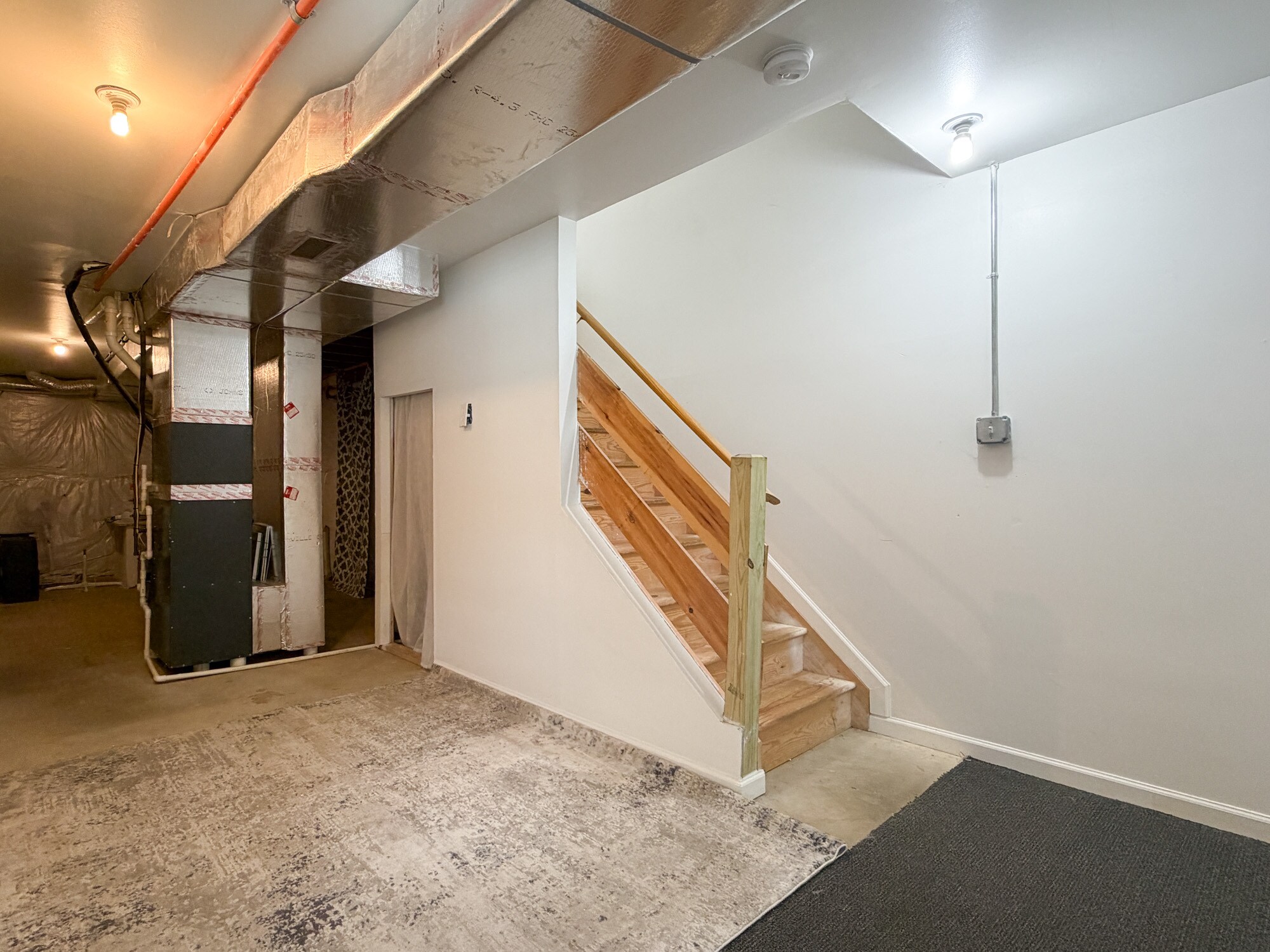 Building Photo - 900 Cadwell Ln