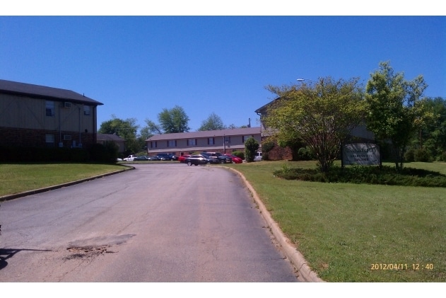 Building Photo - Broadway Apartments