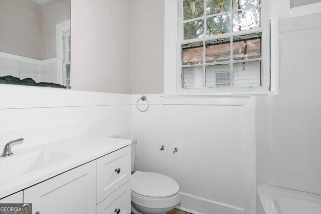 Building Photo - 2008 Starnes St