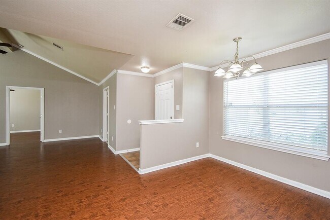 Building Photo - 6902 Manor Terrace Ln