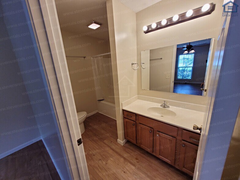 Building Photo - 511 Forrest Cove Ln