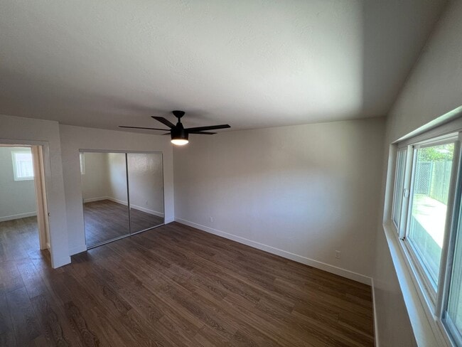 Building Photo - **Newly Renovated 2BDRM/1BTH with in unit ...
