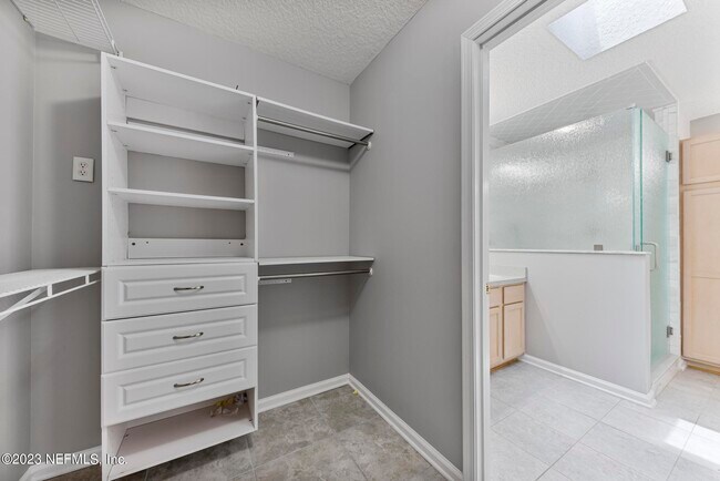 Building Photo - 13021 Chets Creek Dr S