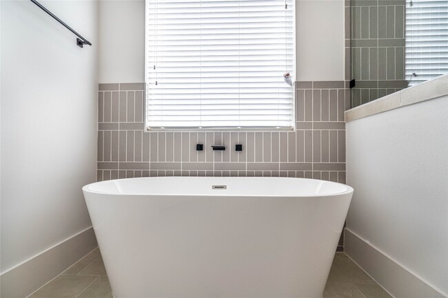 Building Photo - 5738 Barbara Rose Ln