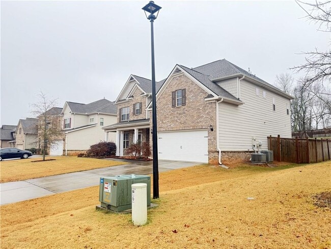 Building Photo - 1545 Dahlia Dr