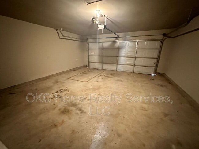 Building Photo - 1933 Autumn Way