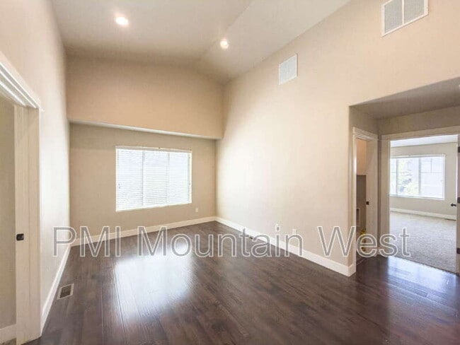 Building Photo - 2119 Orchard Pines Loop E