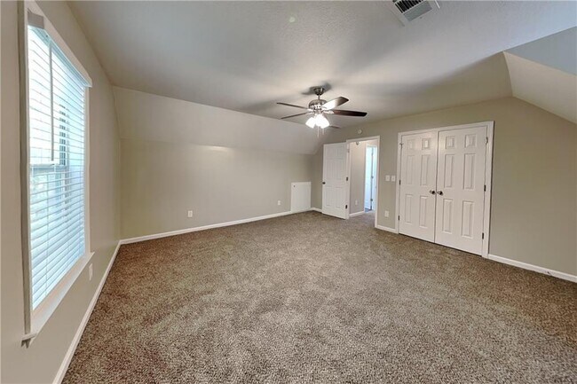 Building Photo - 7290 Hickory Bluff Dr