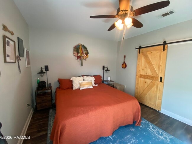 Building Photo - 1005 Don Ave