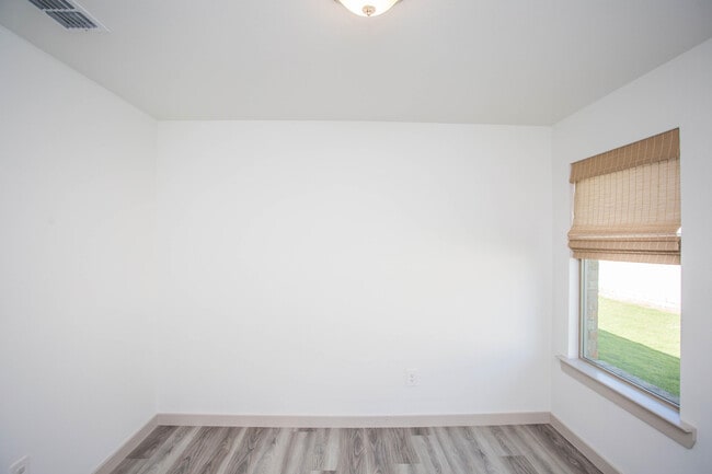 Building Photo - 2906 133rd St
