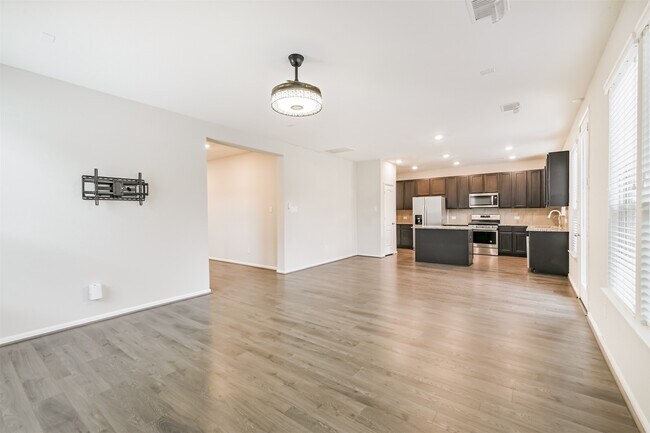 Building Photo - 2036 Elkington Cir