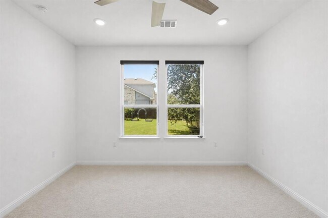 Building Photo - 7220 Poulain Dr