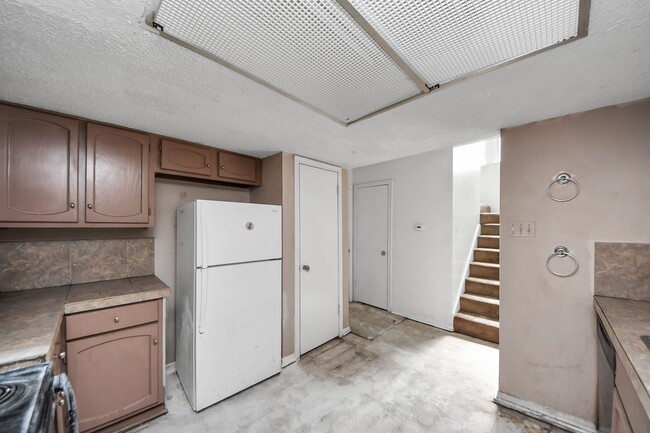 Building Photo - 5747 Easthampton Dr
