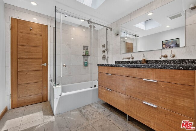 Building Photo - 1738 Topanga Skyline Dr