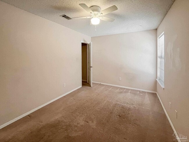 Building Photo - 902 Catskill Ln