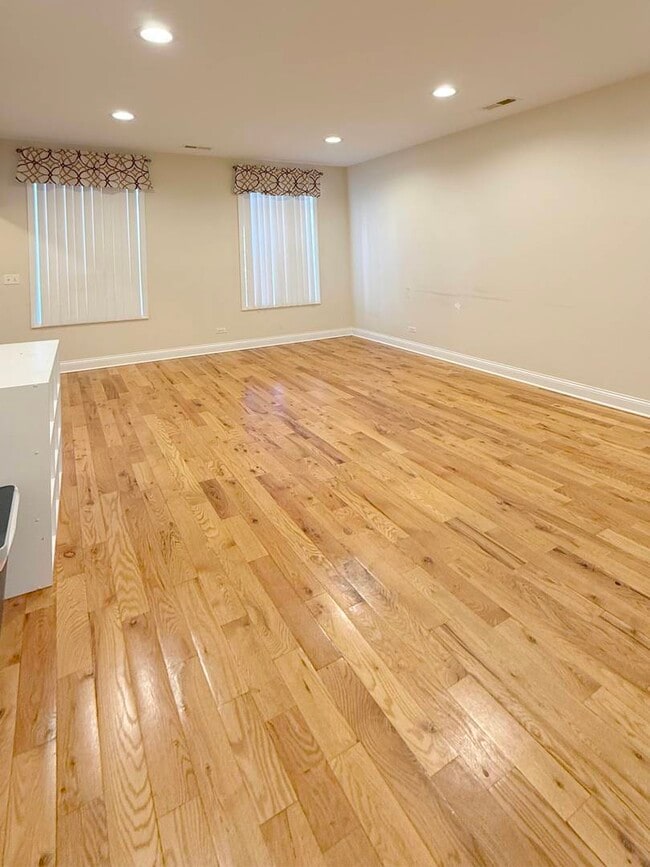 Building Photo - 2842 S Union Ave