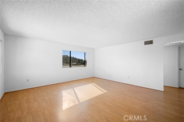 Building Photo - 1004 E Garfield Ave