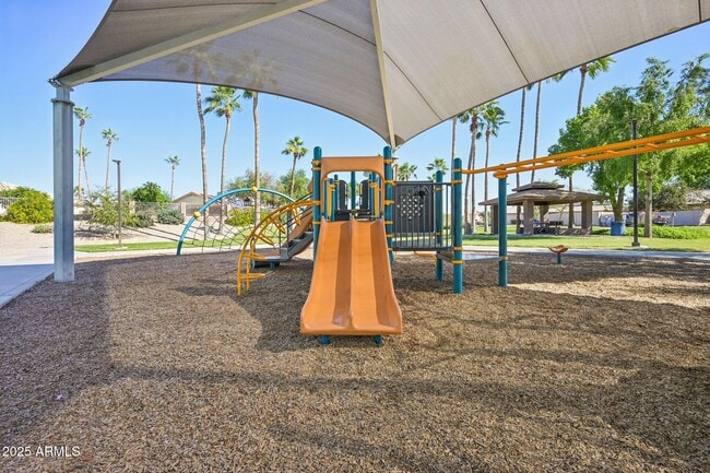 Building Photo - 15649 W Magnolia St