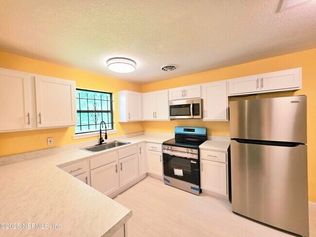 Building Photo - 4951 Dallen Lea Dr