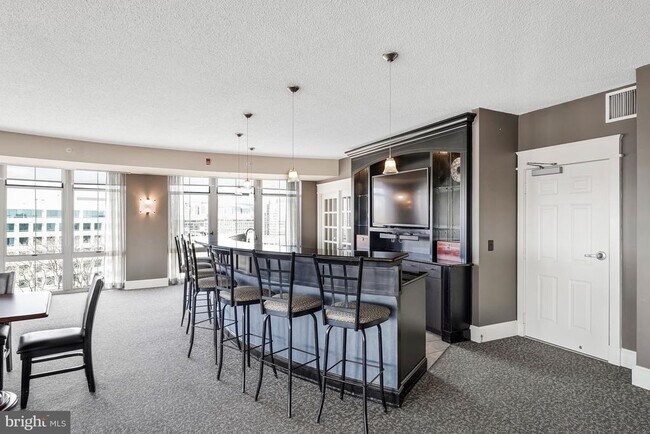 Building Photo - 11800 Sunset Hills Rd