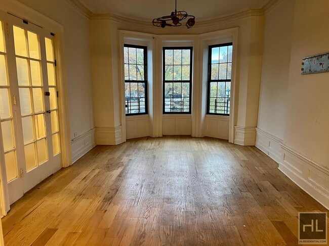 Building Photo - 912 Eastern Pkwy