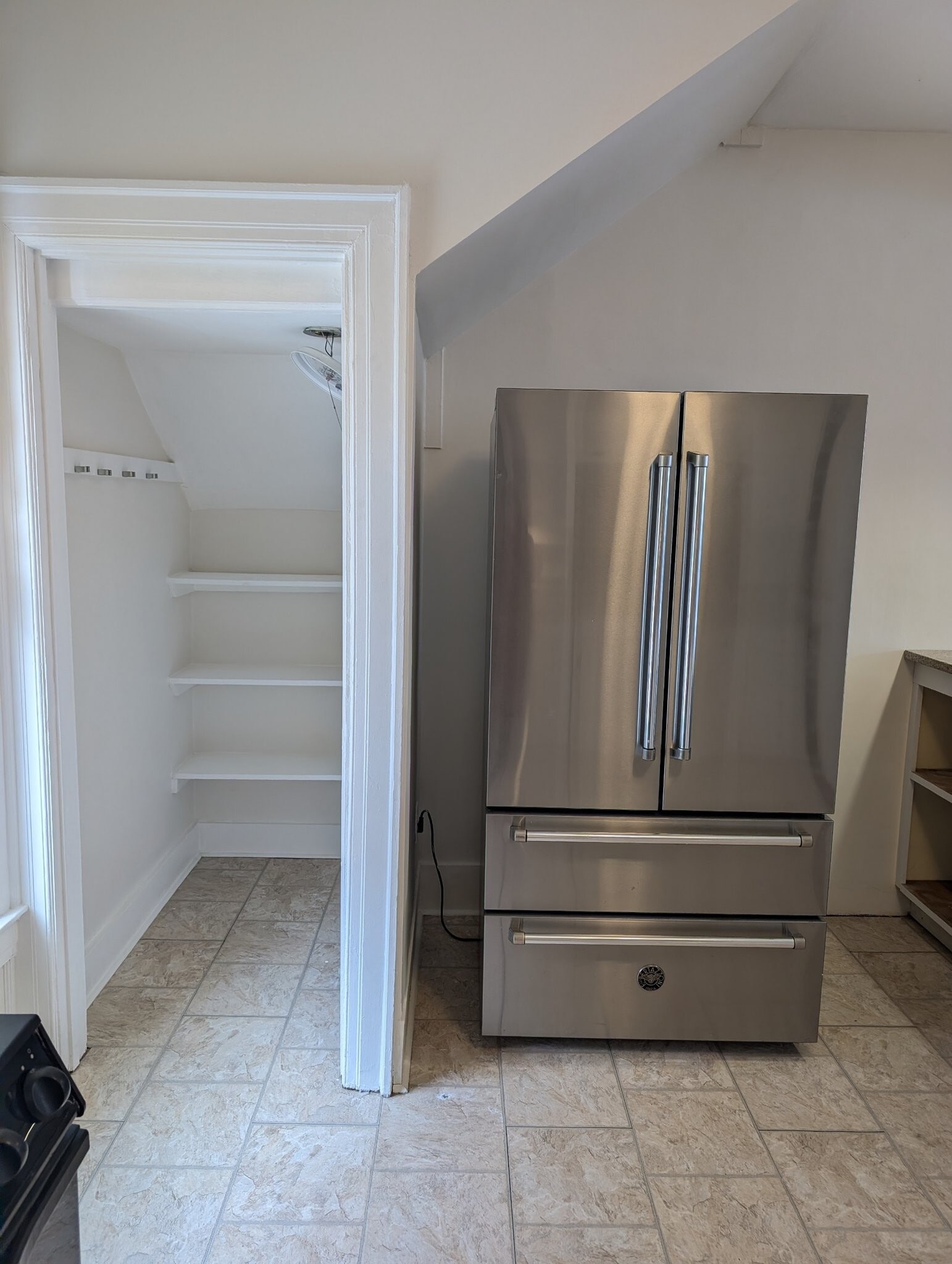 Building Photo - 5313 Broadway