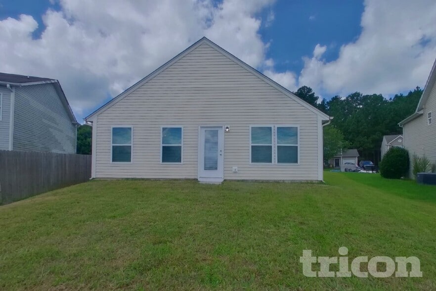 Building Photo - 4201 Broadstairs Dr SW