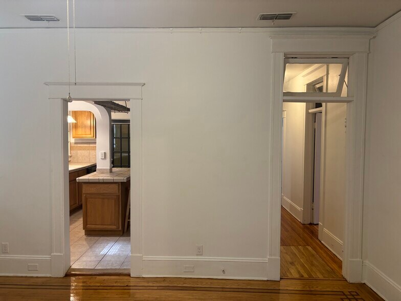 Building Photo - 2210 Dellwood Ave