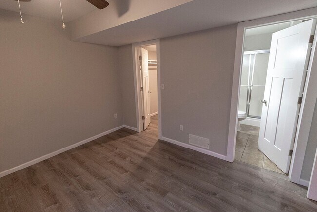 Building Photo - 5301-5303-5303 Currituck Ln