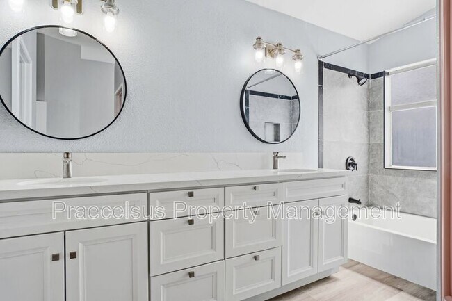 Building Photo - 1389 Serena Cir