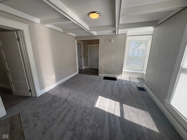 Building Photo - 413 W Franklin St