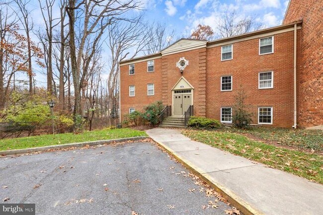 Building Photo - 876 College Pkwy