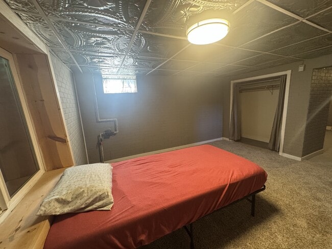 Building Photo - 634 4th Ave N