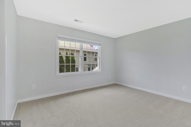 Building Photo - 10857 Hunter Gate Way